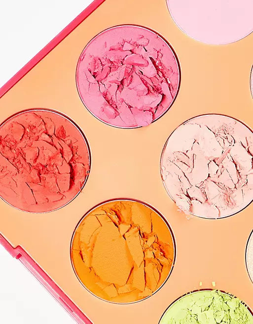 9H HOT FOR HUE ARTISTRY PALETTE