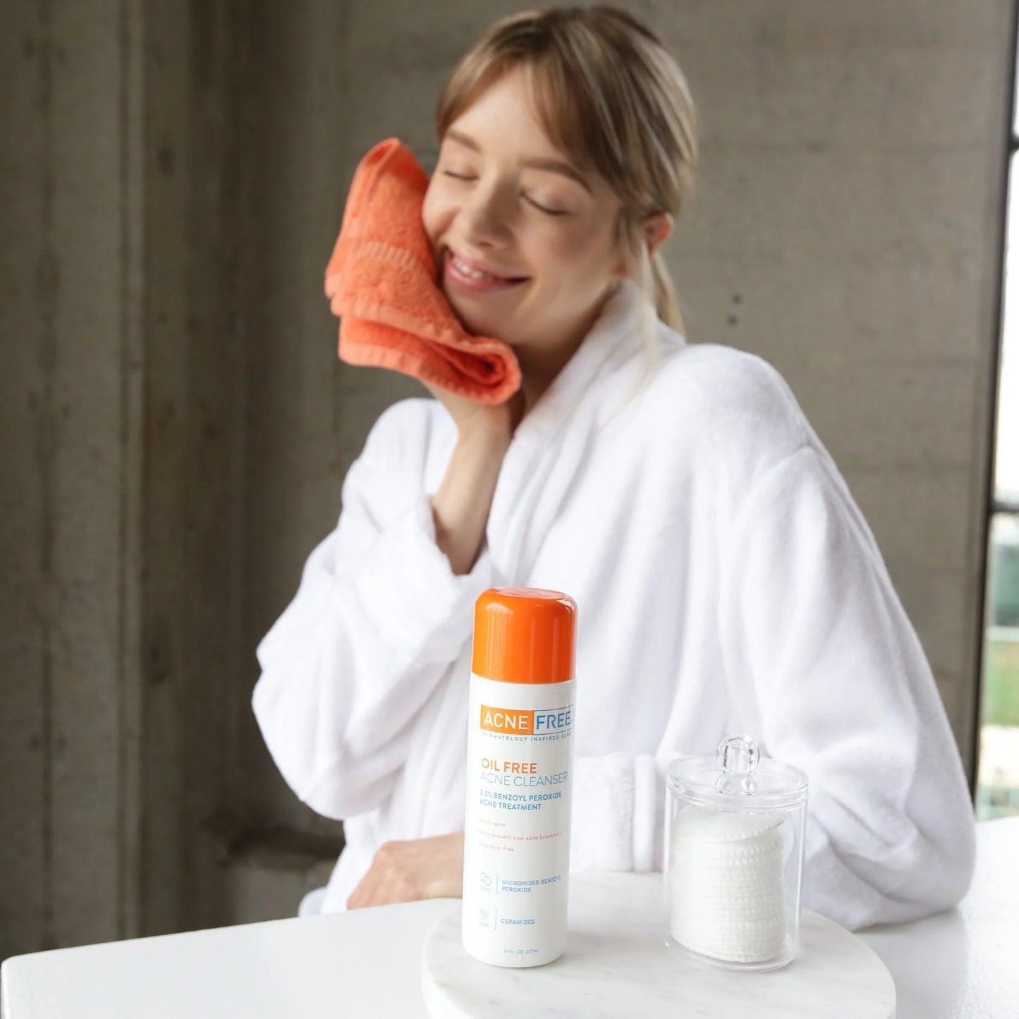 Oil-Free Acne Cleanser (limpiador facial)
