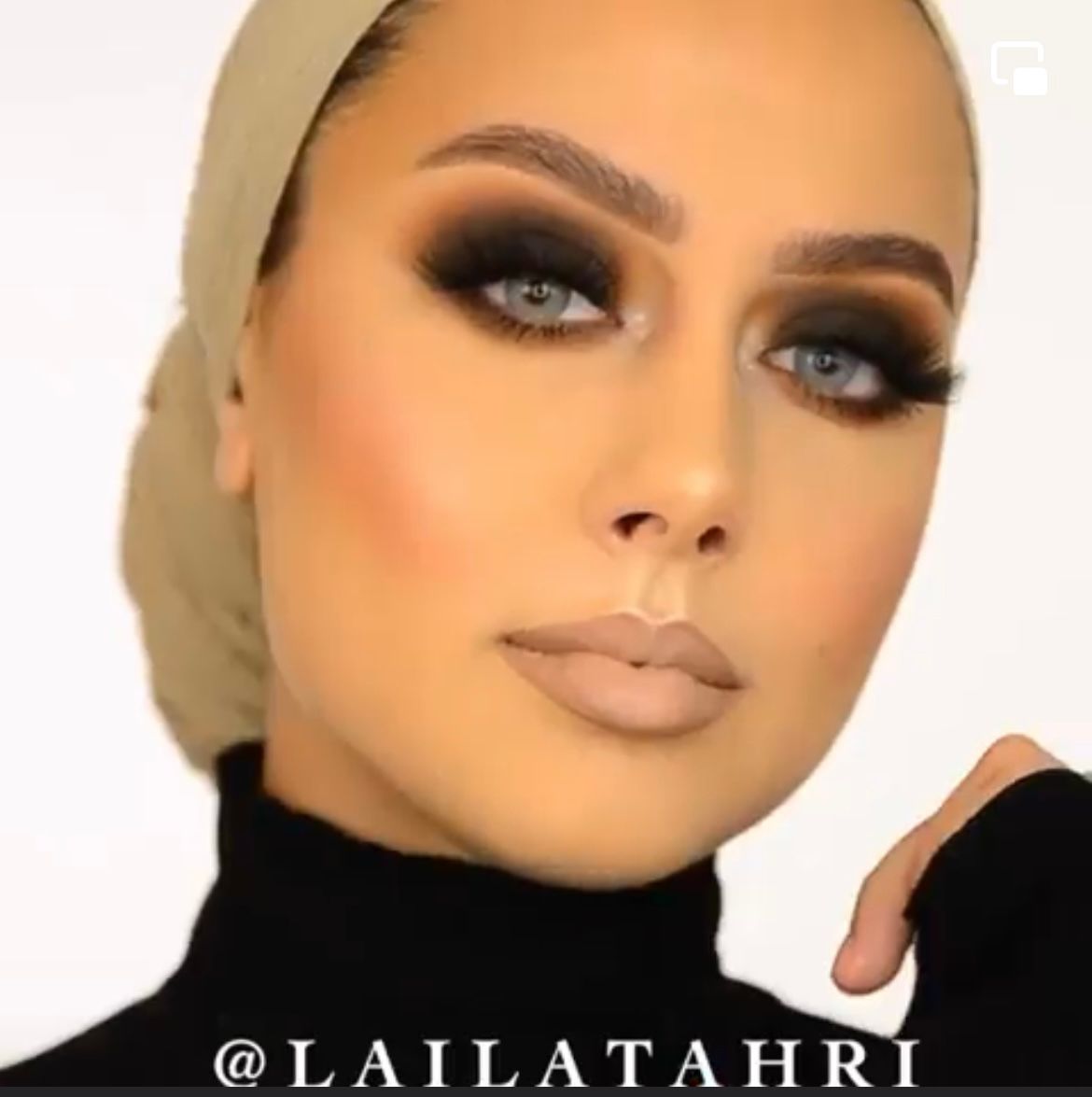 The Nomad Eyeshadow Palette