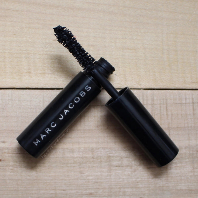 At Lash's lasting & volumizing mascara -Mini