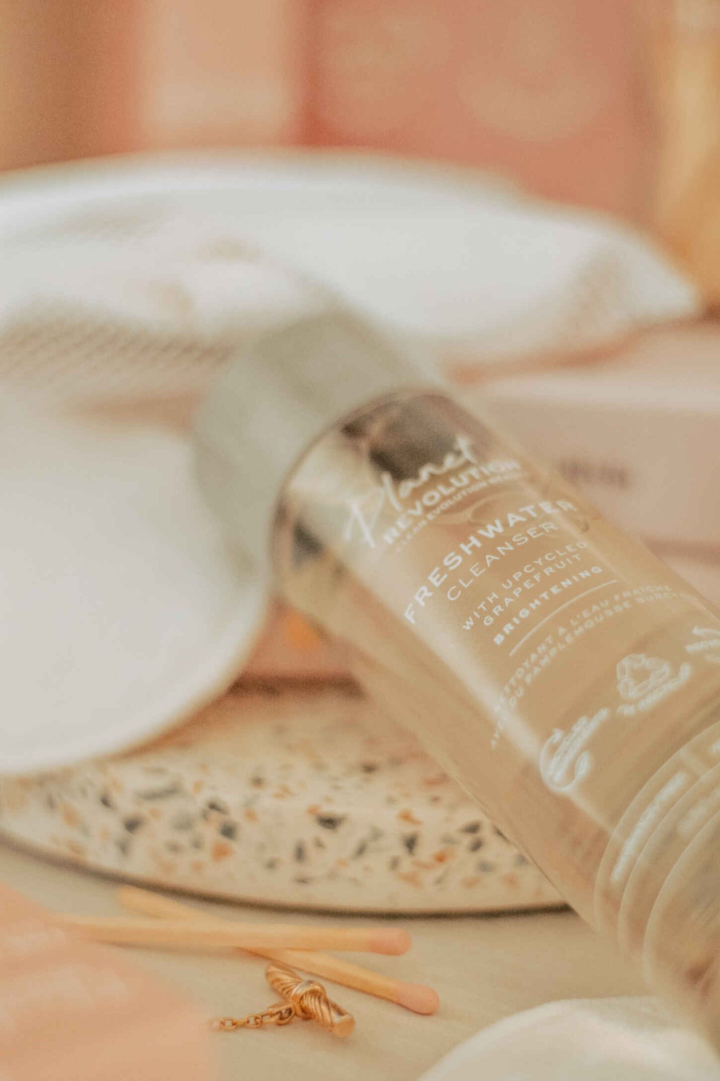 Grapefruit Brightening Cleansing Water (Agua micelar de toronja)