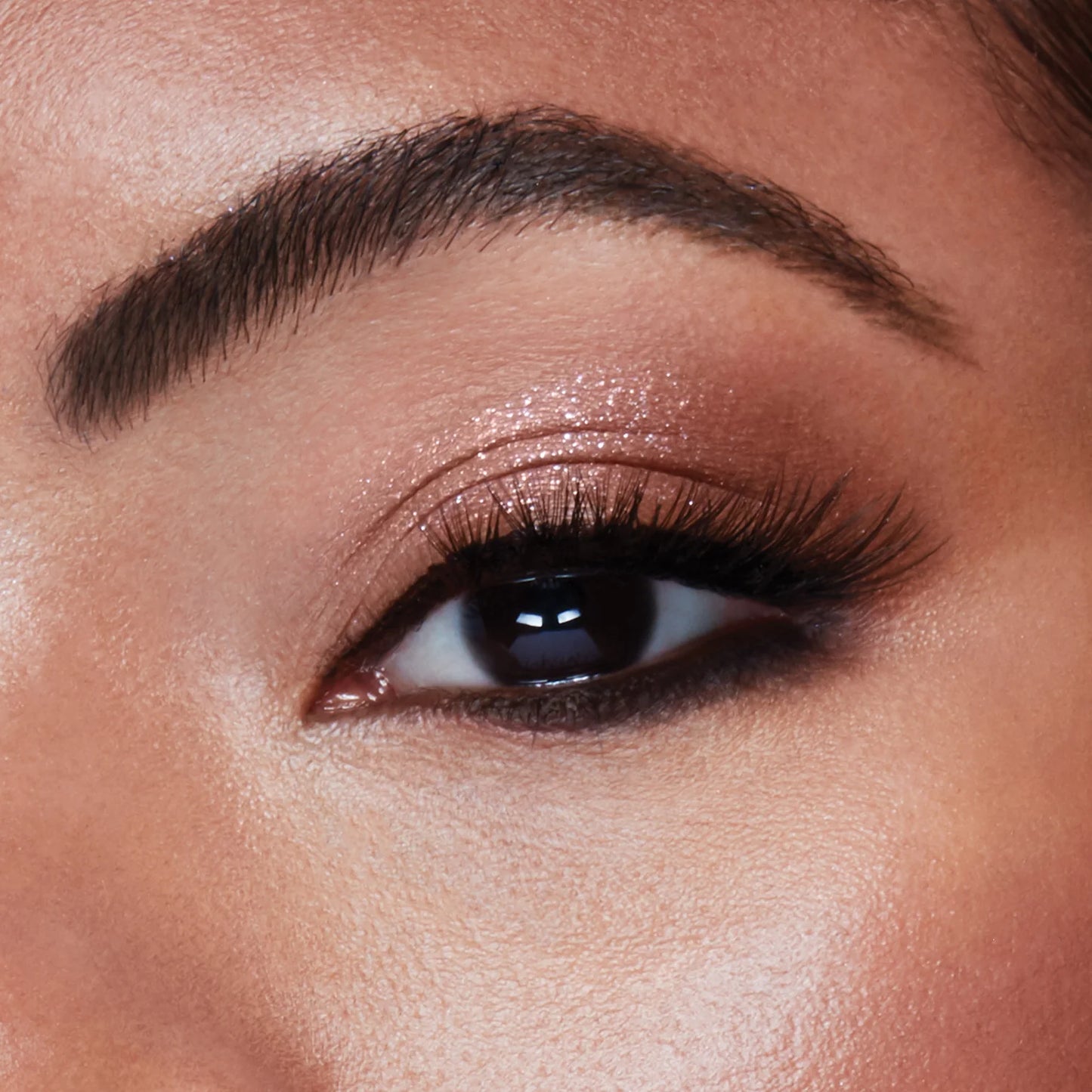 Glisten + Glow liquid eyeshadow -Stream (Sombra liquida)