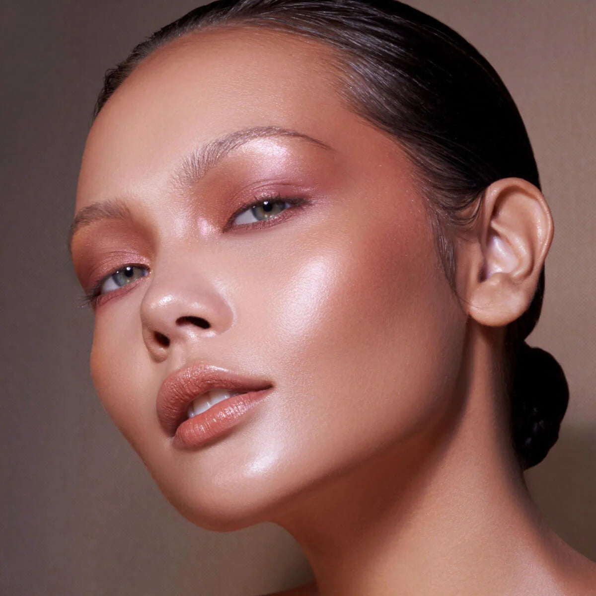 Illuminating Veil Iluminador liquido