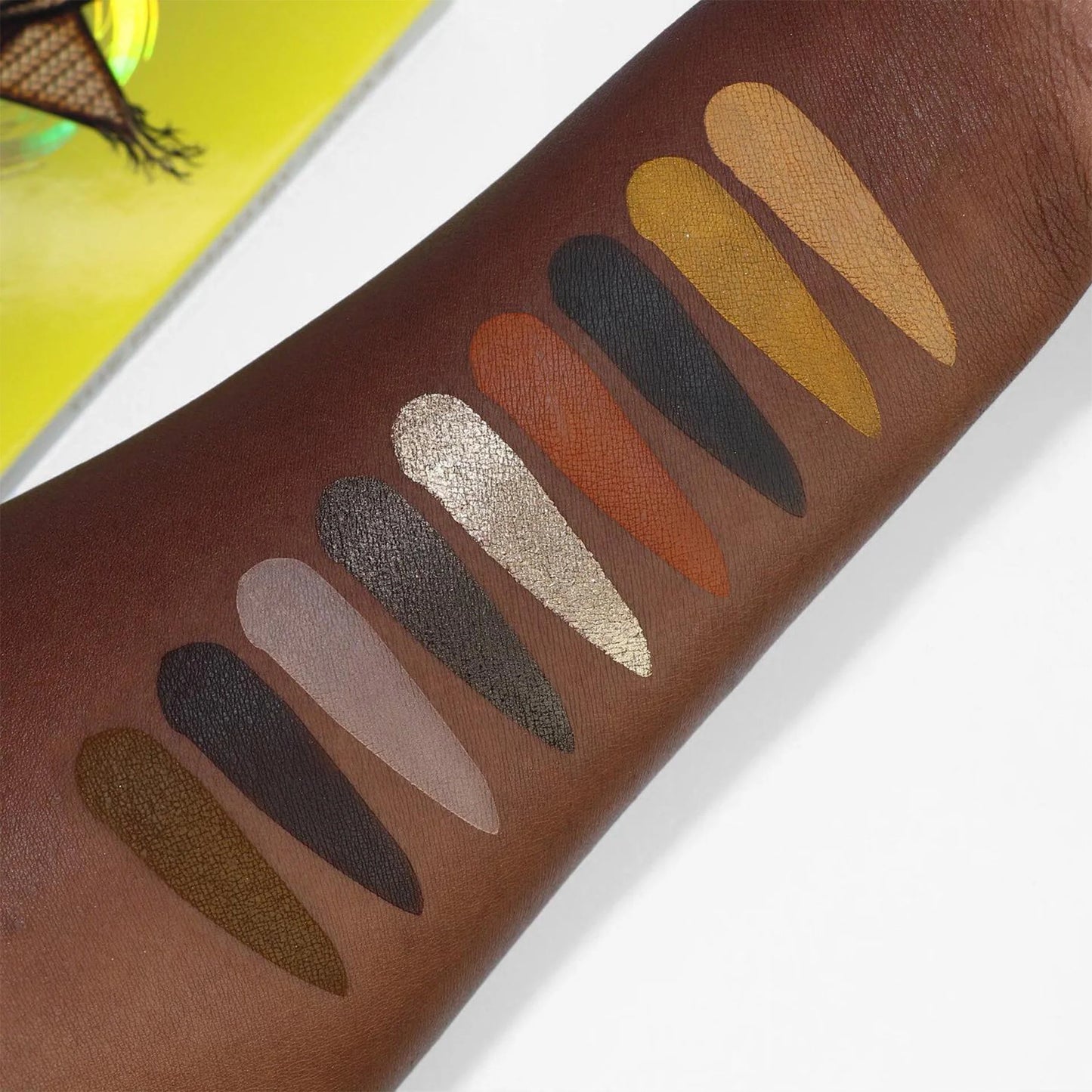 The Nomad Eyeshadow Palette