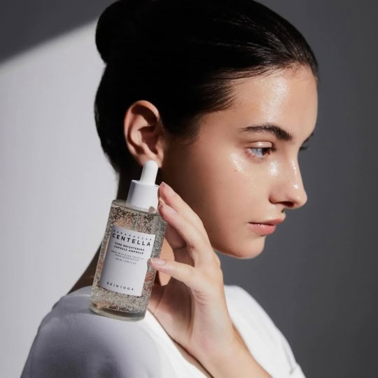 Tone Brightening Capsule Ampoule (Ampula iluminadora de tono)