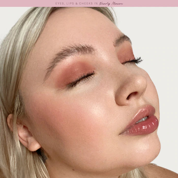 Stay Vulnerable melting blush -Nearly Mauve