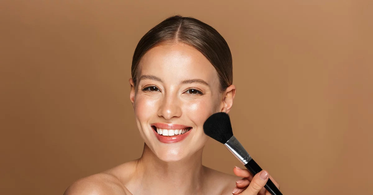 PRIMER-INFUSED BRONZER Forever Sunkissed