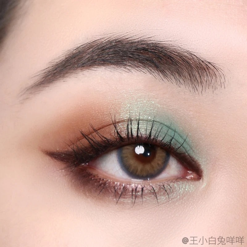 Waffle cone eyeshadow palette