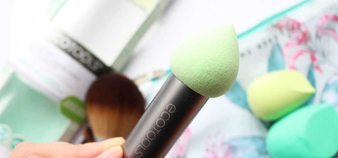 Contour perfecting applicator