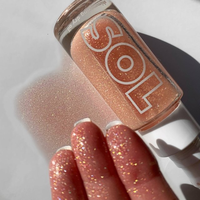 Mini shimmering dry oil