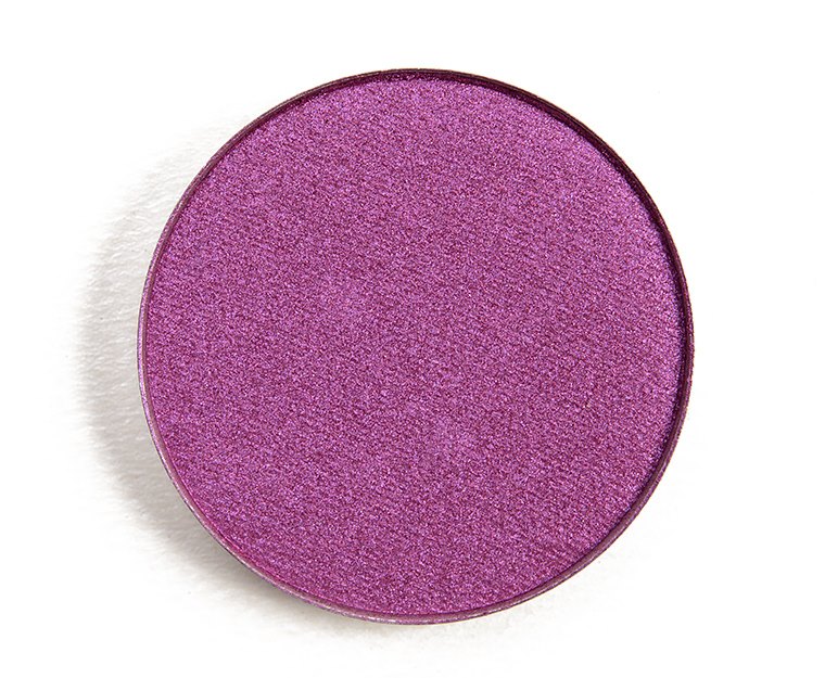 Pressed powder shadow