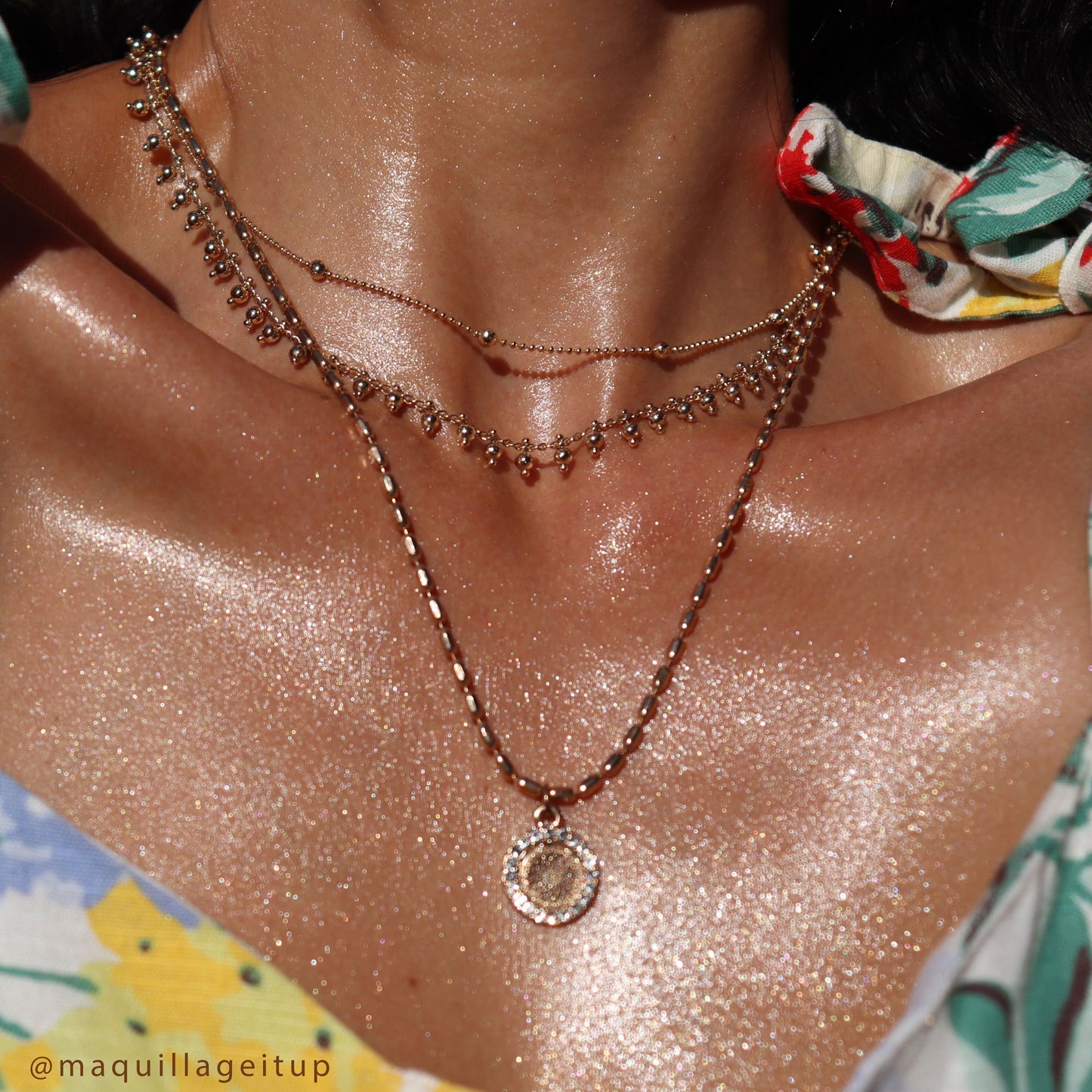 Mini shimmering dry oil