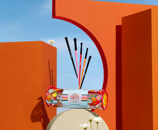 SWEEP THE PEACE  + BAG Coca cola 1971 Set de brochas
