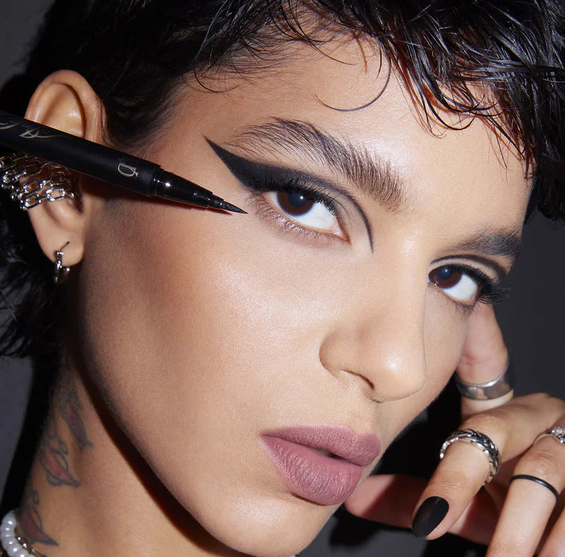 Tattoo Liner -Trooper Black (Delineador de ojos)