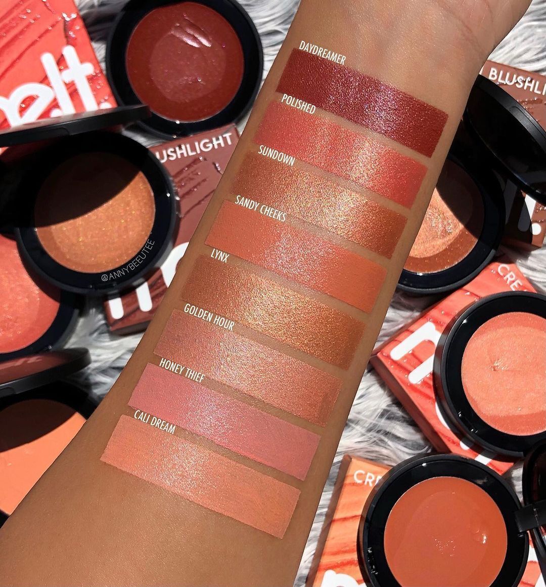 Cream Blushlight -Sandy Cheeks