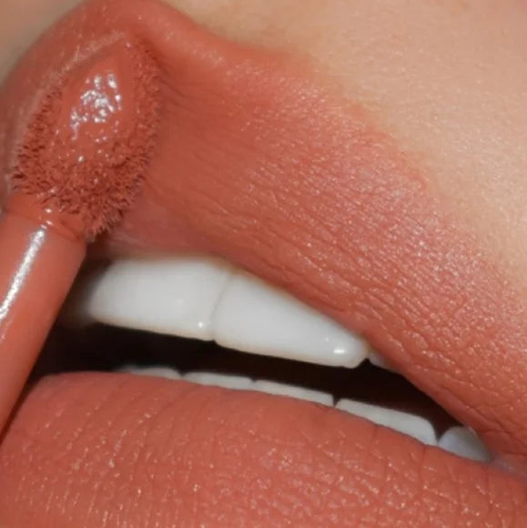 Fresh kiss lip creme Hocus Pocus -Calming circle
